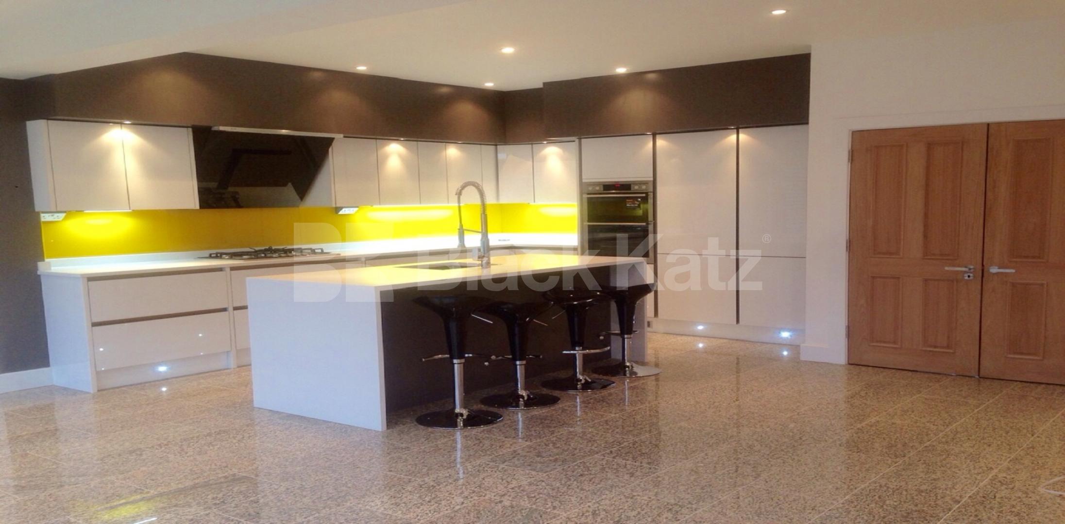 			LET , 4 Bedroom, 2 bath, 1 reception Detached House			 Nimrod Road, Furzedown